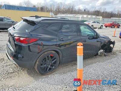 Trzecie zdjęcie samochodu z tyłu: 2022 CHEVROLET BLAZER 2LT VIN:3GNKBHR49NS151398 - miniatura