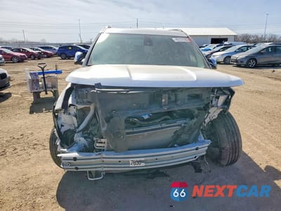 Piąte zdjęcie samochodu w środku: 2019 FORD EXPLORER XLT VIN:1FM5K8D86KGA88931 - miniatura