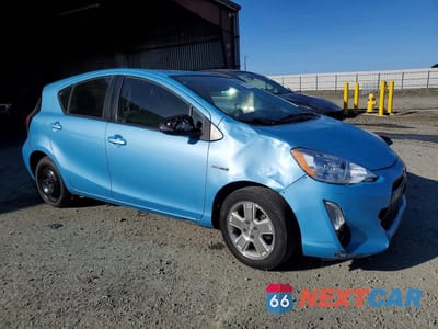 Czwarte zdjęcie samochodu z boku: 2015 TOYOTA PRIUS C TWO VIN:JTDKDTB36F1090604 - miniatura