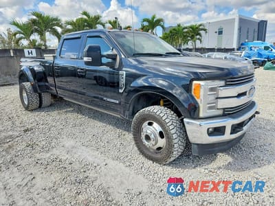 Czwarte zdjęcie samochodu z boku: 2019 FORD F350 SUPER DUTY VIN:1FT8W3DT6KEC22636 - miniatura
