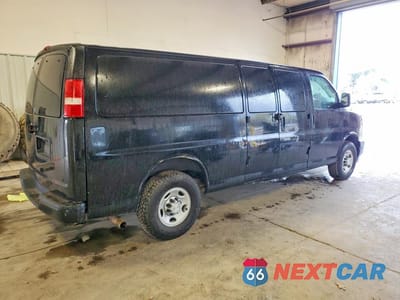 Trzecie zdjęcie samochodu z tyłu: 2017 CHEVROLET EXPRESS G3500 LS VIN:1GAZGNFF2H1235347 - miniatura