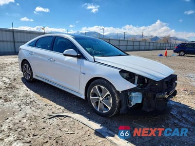 Czwarte zdjęcie samochodu z boku: 2018 HYUNDAI SONATA HYBRID LIMITED VIN:KMHE34L30JA083477 - miniatura