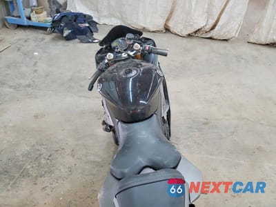 Zdjęcie 6 z 10 samochodu: 2009 YAMAHA YZFR6 VIN:JYARJ16E29A011842 - miniatura