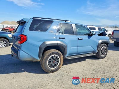 Trzecie zdjęcie samochodu z tyłu: 2025 TOYOTA 4RUNNER TRD OFF-ROAD PREMIUM HV VIN:JTEVB5BRXS5012361 - miniatura