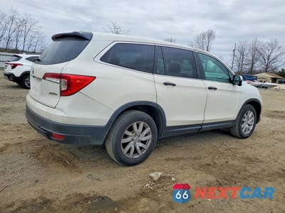 Trzecie zdjęcie samochodu z tyłu: 2019 HONDA PILOT LX VIN:5FNYF6H19KB086298 - miniatura