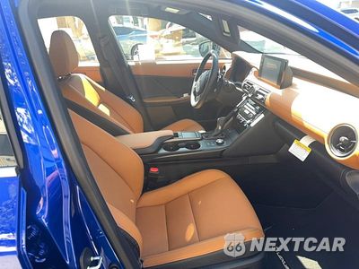 Piąte zdjęcie samochodu w środku: 2025 LEXUS IS 300 F SPORT DESIGN VIN:JTHBA1D24S5136062 - miniatura