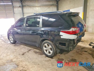 Drugie zdjęcie samochodu z przodu: 2017 TOYOTA SIENNA LE 8-PASSENGER VIN:5TDKZ3DC4HS807568 - miniatura