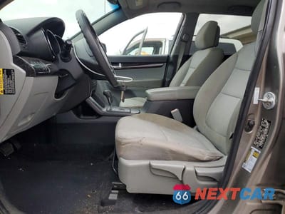 Zdjęcie 7 z 13 samochodu: 2012 KIA SORENTO LX VIN:5XYKT3A18CG229985 - miniatura