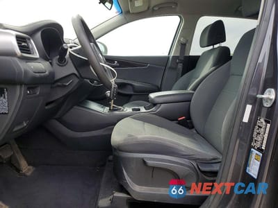 Zdjęcie 7 z 13 samochodu: 2017 KIA SORENTO LX V6 VIN:5XYPGDA50HG333221 - miniatura