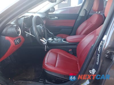 Zdjęcie 7 z 11 samochodu: 2021 ALFA ROMEO GIULIA SPORT VIN:ZARFAMAN5M7647229 - miniatura