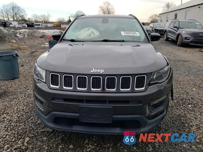 Piąte zdjęcie samochodu w środku: 2020 JEEP COMPASS SPORT VIN:3C4NJCAB5LT133817 - miniatura