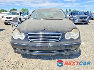 Piąte zdjęcie samochodu w środku: 2003 MERCEDES-BENZ C 230K SPORT SEDAN VIN:WDBRF40J43F399789 - miniatura