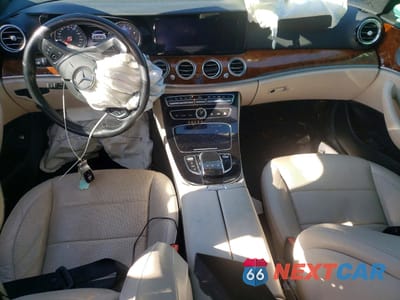 Zdjęcie 8 z 14 samochodu: 2018 MERCEDES-BENZ E 300 4MATIC VIN:WDDZF4KB3JA457897 - miniatura