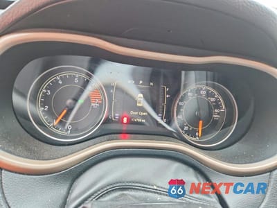 Zdjęcie 9 z 13 samochodu: 2016 JEEP CHEROKEE SPORT VIN:1C4PJLAB7GW177570 - miniatura