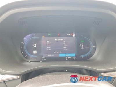 Zdjęcie 9 z 13 samochodu: 2023 VOLVO XC60 CORE VIN:YV4H60DV1P1393189 - miniatura
