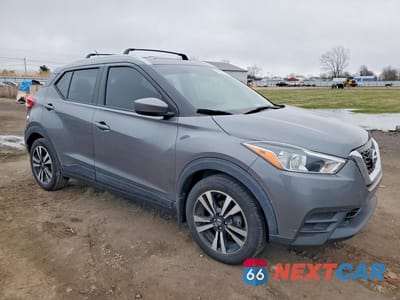 Czwarte zdjęcie samochodu z boku: 2019 NISSAN KICKS SV VIN:3N1CP5CU3KL549706 - miniatura