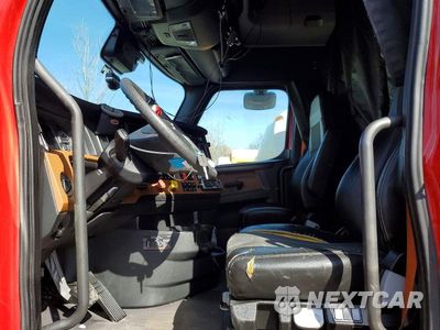 Piąte zdjęcie samochodu w środku: 2023 FREIGHTLINER CASCADIA 126