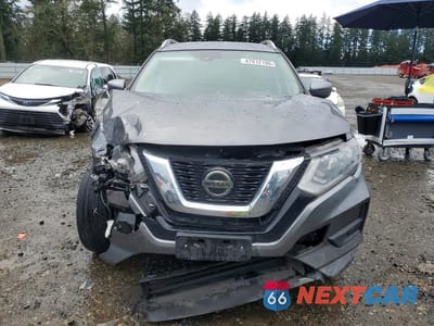 Piąte zdjęcie samochodu w środku: 2019 NISSAN ROGUE SV VIN:KNMAT2MVXKP528703 - miniatura