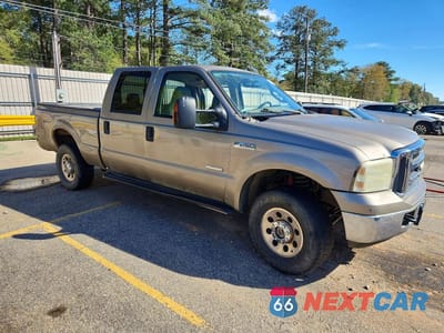 Czwarte zdjęcie samochodu z boku: 2005 FORD F250 SUPER DUTY VIN:1FTSW21P75EB25988 - miniatura