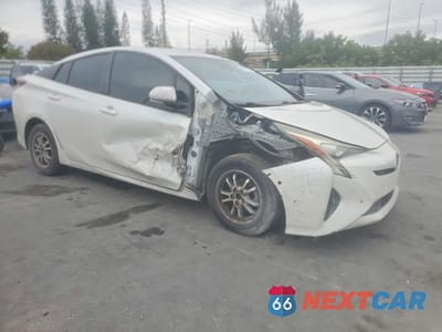 Czwarte zdjęcie samochodu z boku: 2018 TOYOTA PRIUS TWO VIN:JTDKBRFU6J3062617 - miniatura