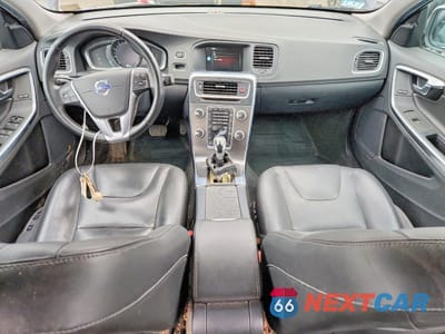 Zdjęcie 8 z 13 samochodu: 2016 VOLVO V60 PREMIER VIN:YV1612SK5G1307096 - miniatura