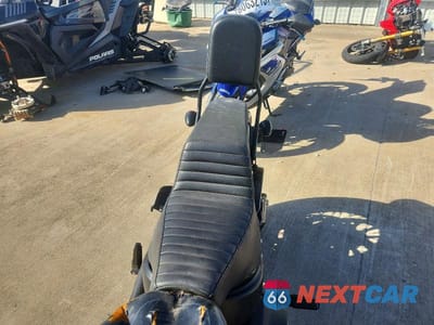 Piąte zdjęcie samochodu w środku: 2018 HARLEY-DAVIDSON FXBB STREET BOB VIN:1HD1YJJ15JC083305 - miniatura