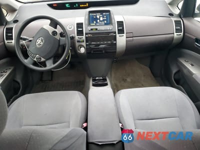 Zdjęcie 8 z 12 samochodu: 2005 TOYOTA PRIUS VIN:JTDKB20U753048618 - miniatura