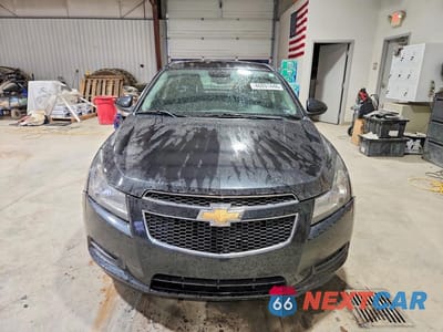 Piąte zdjęcie samochodu w środku: 2013 CHEVROLET CRUZE LT VIN:1G1PC5SB8D7283688 - miniatura