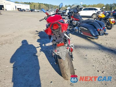 Czwarte zdjęcie samochodu z boku: 2026 HONDA CBR650 R VIN:MLHRH1554T5200000 - miniatura