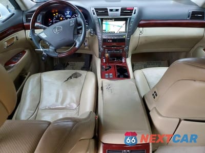 Zdjęcie 8 z 11 samochodu: 2008 LEXUS LS 460 L VIN:JTHGL46F285032826 - miniatura