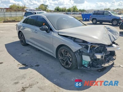 Czwarte zdjęcie samochodu z boku: 2025 KIA K5 GT-LINE VIN:KNAG64J7XS5317643 - miniatura