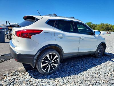 Trzecie zdjęcie samochodu z tyłu: 2017 NISSAN ROGUE SPORT SL VIN:JN1BJ1CP1HW018927 - miniatura