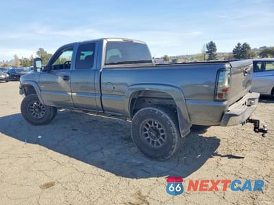 Drugie zdjęcie samochodu z przodu: 2001 CHEVROLET SILVERADO K2500 HEAVY DUTY VIN:1GCHK29101E230758 - miniatura