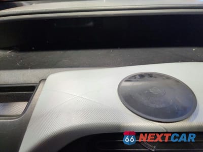 Zdjęcie 9 z 12 samochodu: 2012 TOYOTA PRIUS C THREE VIN:JTDKDTB37C1002526 - miniatura