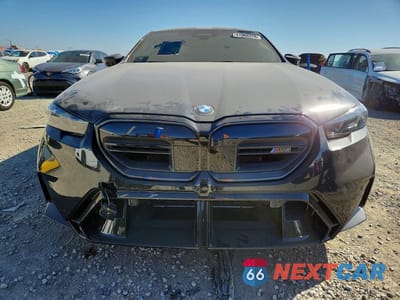 Piąte zdjęcie samochodu w środku: 2025 BMW M5 VIN:WBS83FK00SCT14543 - miniatura