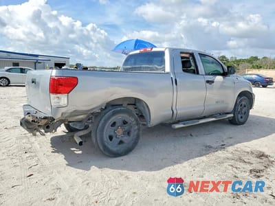 Trzecie zdjęcie samochodu z tyłu: 2011 TOYOTA TUNDRA GRADE VIN:5TFRY5F10BX114457 - miniatura