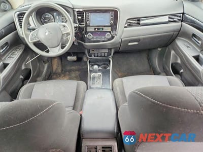 Zdjęcie 8 z 13 samochodu: 2019 MITSUBISHI OUTLANDER SE VIN:JA4AZ3A32KZ011076 - miniatura