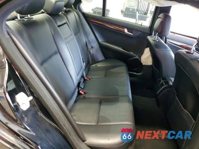 Zdjęcie 10 z 12 samochodu: 2012 MERCEDES-BENZ C 300 4MATIC VIN:WDDGF8BB8CA708768 - miniatura