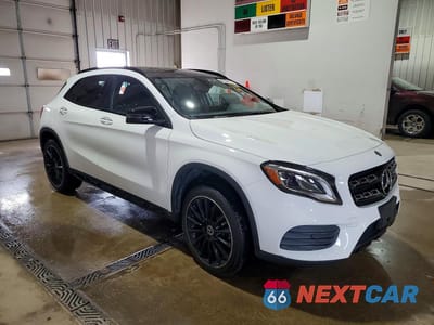 Czwarte zdjęcie samochodu z boku: 2019 MERCEDES-BENZ GLA 250 4MATIC VIN:WDCTG4GB6KJ618700 - miniatura