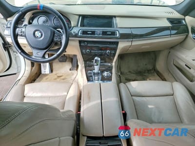 Zdjęcie 8 z 11 samochodu: 2013 BMW 740 LXI VIN:WBAYF4C50DD281602 - miniatura