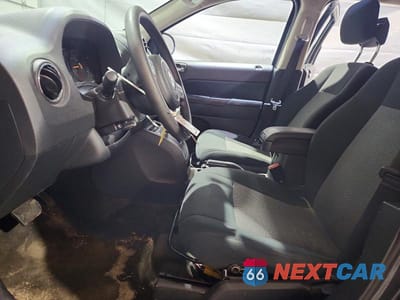 Zdjęcie 7 z 12 samochodu: 2014 JEEP COMPASS SPORT VIN:1C4NJDBB1ED879534 - miniatura