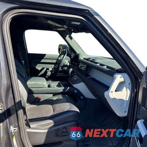 Piąte zdjęcie samochodu w środku: 2021 LAND ROVER DEFENDER 110 X-DYNAMIC SE VIN:SALE2ERUXM2038454 - miniatura