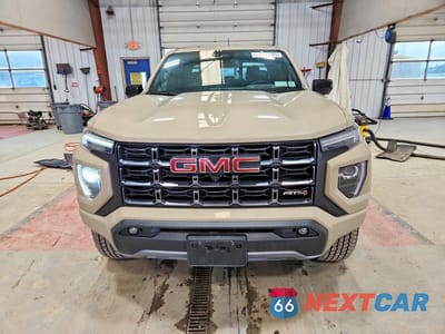 Piąte zdjęcie samochodu w środku: 2024 GMC CANYON AT4 VIN:1GTP6DEK5R1191601 - miniatura