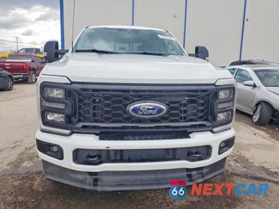 Piąte zdjęcie samochodu w środku: 2025 FORD F350 SUPER DUTY VIN:1FT8W3BN0SED55140 - miniatura