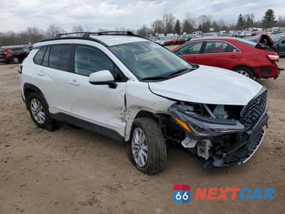 Czwarte zdjęcie samochodu z boku: 2023 TOYOTA COROLLA CROSS LE VIN:7MUCAABG5PV050027 - miniatura