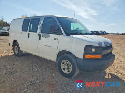 Czwarte zdjęcie samochodu z boku: 2008 CHEVROLET EXPRESS G2500 VIN:1GCGG25C781136351 - miniatura