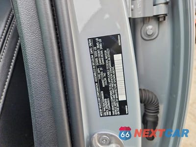 Zdjęcie 14 z 14 samochodu: 2025 VOLVO XC40 PLUS VIN:YV4L12UC1S2483609 - miniatura