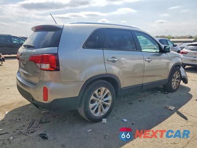 Trzecie zdjęcie samochodu z tyłu: 2015 KIA SORENTO EX VIN:5XYKU4A73FG635135 - miniatura