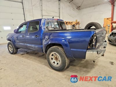 Drugie zdjęcie samochodu z przodu: 2015 TOYOTA TACOMA V6 VIN:3TMLU4EN0FM189946 - miniatura