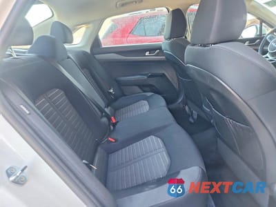 Zdjęcie 10 z 11 samochodu: 2025 KIA K5 LXS VIN:KNAG24J78S5358901 - miniatura